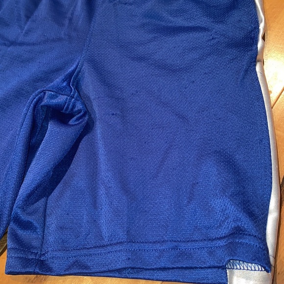 UNDER ARMOUR ATHLETIC SHORTS ~ BOYS SIZE 5 - Picture 3 of 5